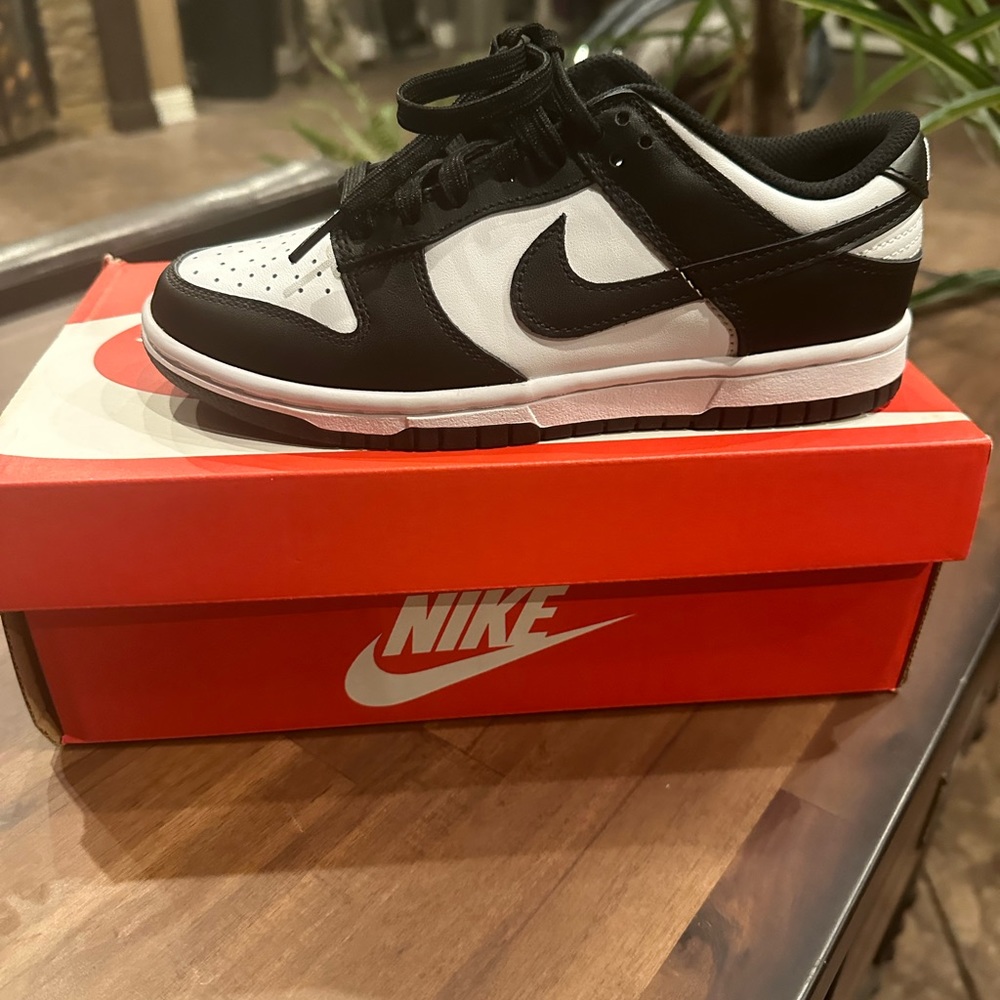 Nike panda dunks